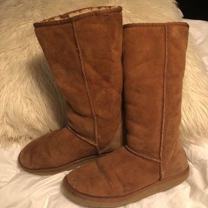 USED tall chestnut uggs size 9